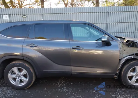 2021 Toyota Highlander Le z USA, uszkodzony, nr VIN 5TDBZRBH8MS528233